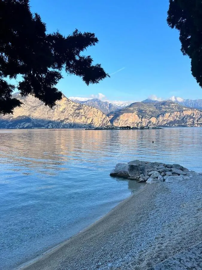 Absentia 1763 Garda Boutique Home - Lake Front Brenzone sul Garda Italy