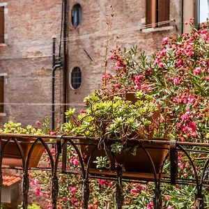 https://doges-mirror-stair-frari.hotelslidodijesolo.com