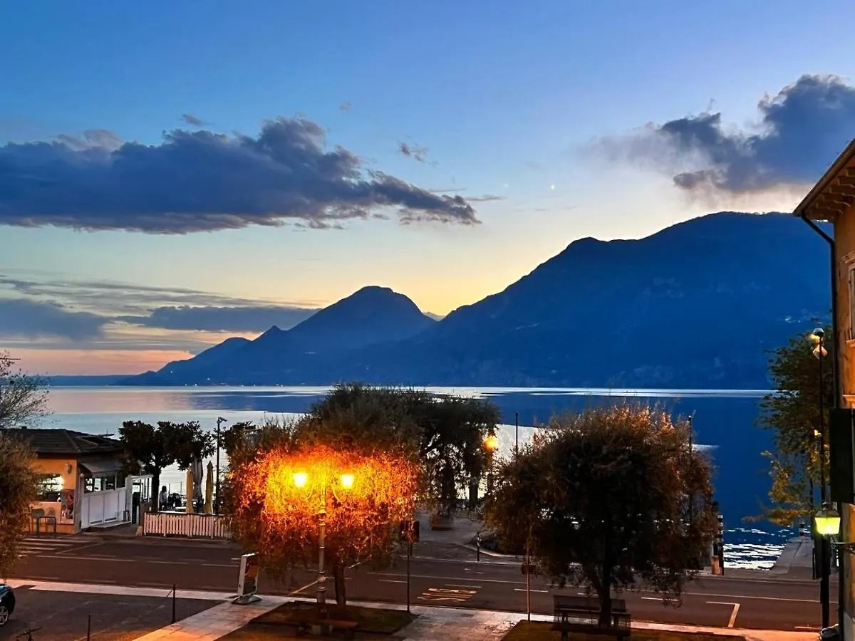 Apartment Absentia 1763 Garda Boutique Home - Lake Front Brenzone sul Garda Italien