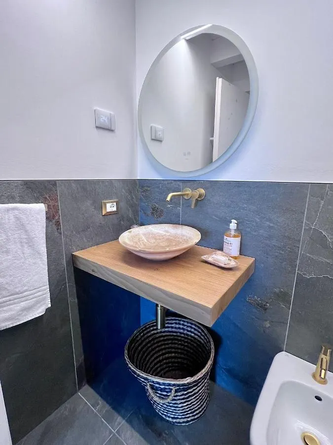 Absentia 1763 Garda Boutique Home - Lake Front Brenzone sul Garda Italien