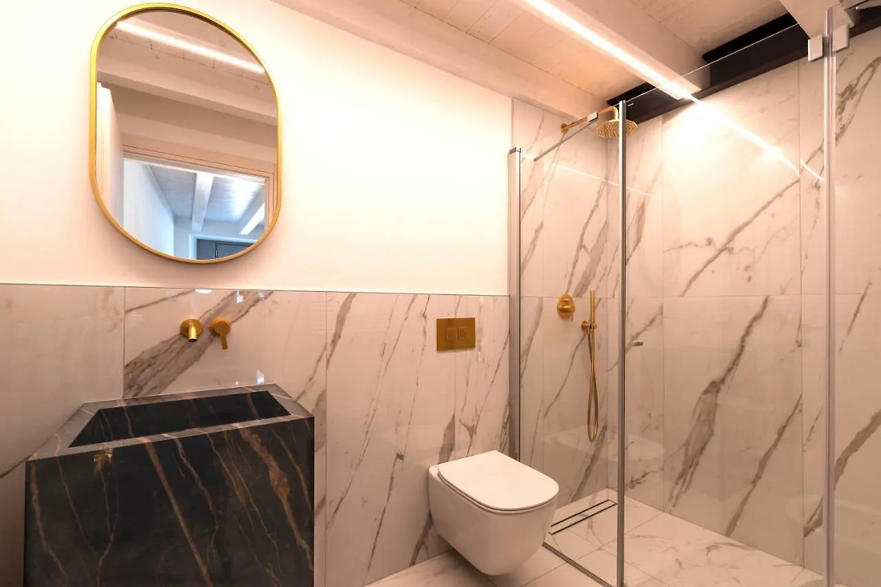 Apartment Absentia 1763 Garda Boutique Home - Lake Front Brenzone sul Garda