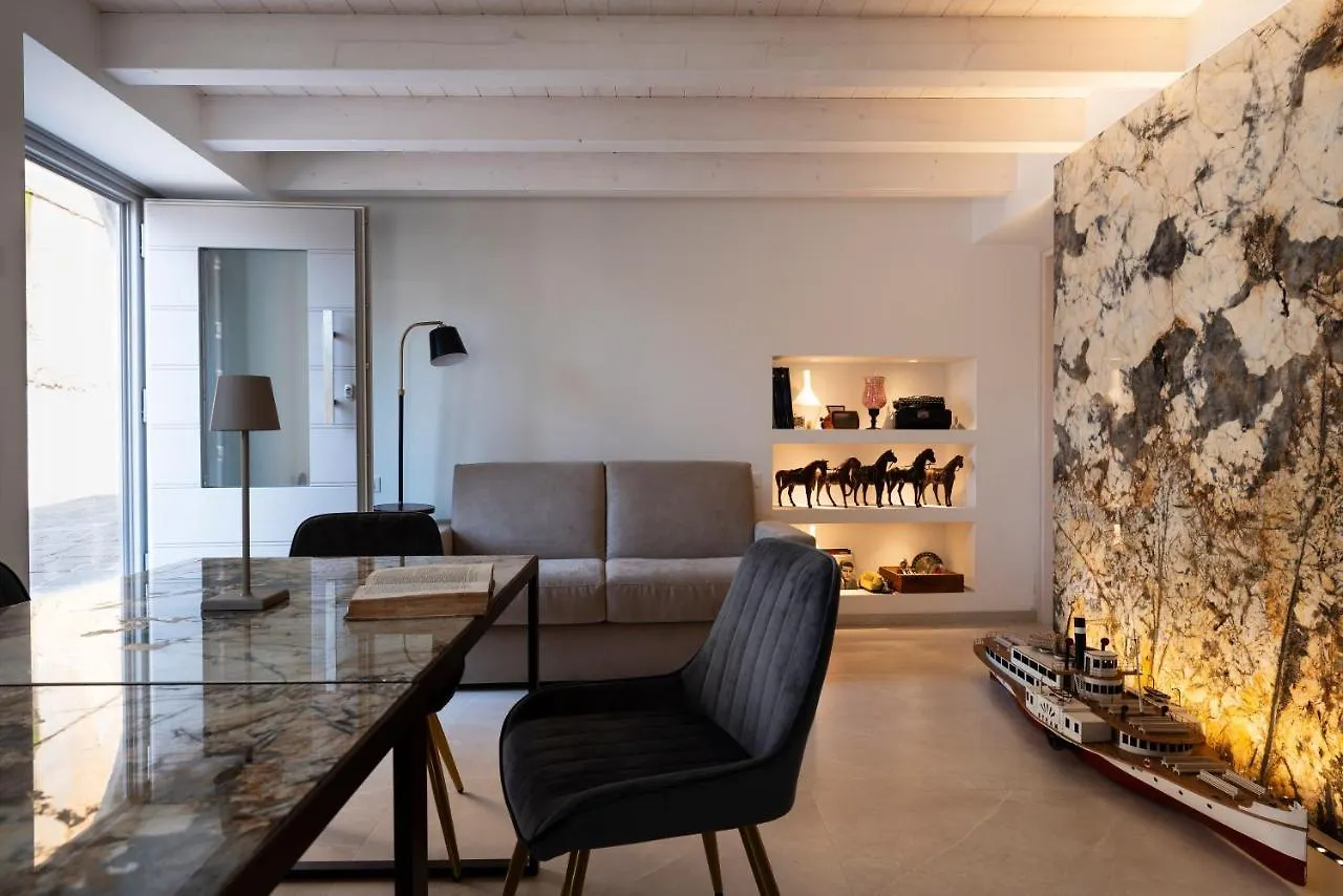 Absentia 1763 Garda Boutique Home - Lake Front Brenzone sul Garda