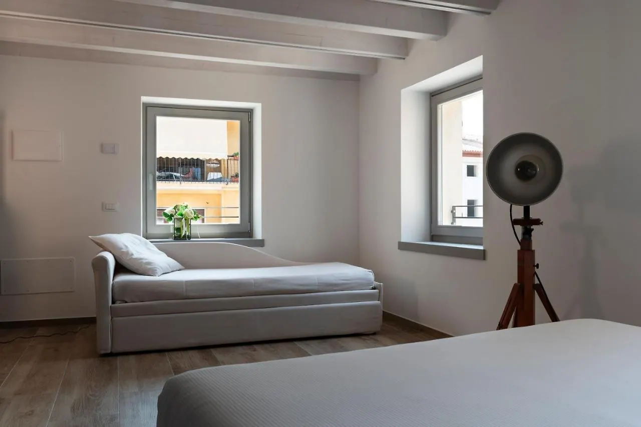 Absentia 1763 Garda Boutique Home - Lake Front Brenzone sul Garda 0*,  Italien