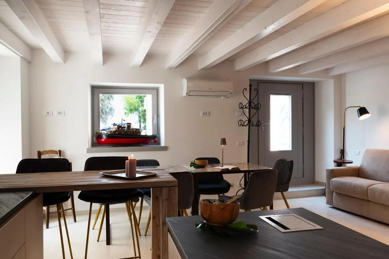 Apartment Absentia 1763 Garda Boutique Home - Lake Front Brenzone sul Garda