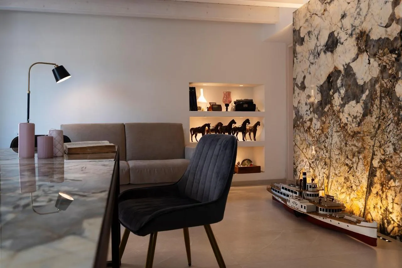Absentia 1763 Garda Boutique Home - Lake Front Brenzone sul Garda Italien