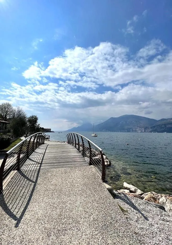 Absentia 1763 Garda Boutique Home - Lake Front Brenzone sul Garda