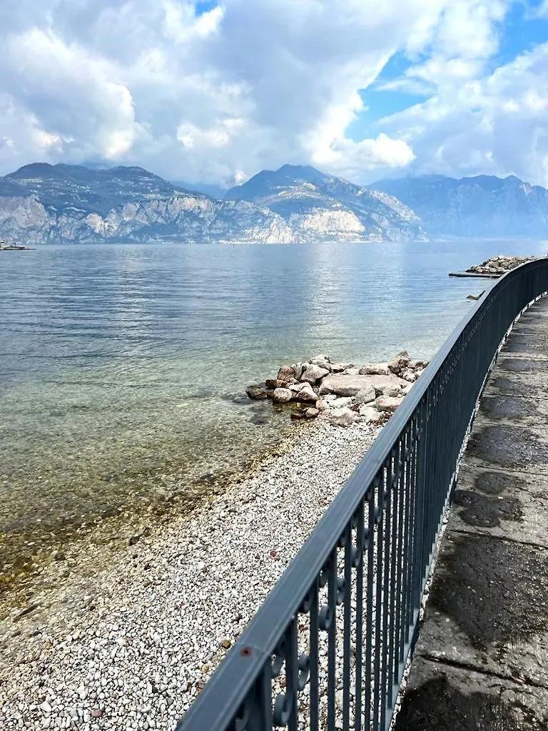 Absentia 1763 Garda Boutique Home - Lake Front Brenzone sul Garda Italien